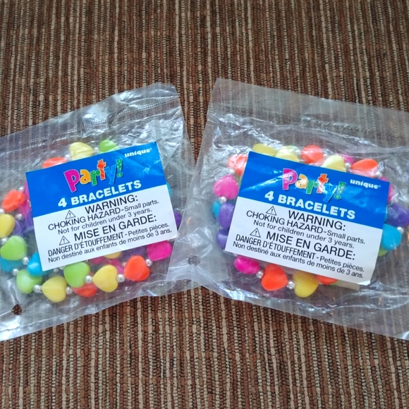4 Pack Of Bright Colored Heart Bracelets! - Picture 5 of 6